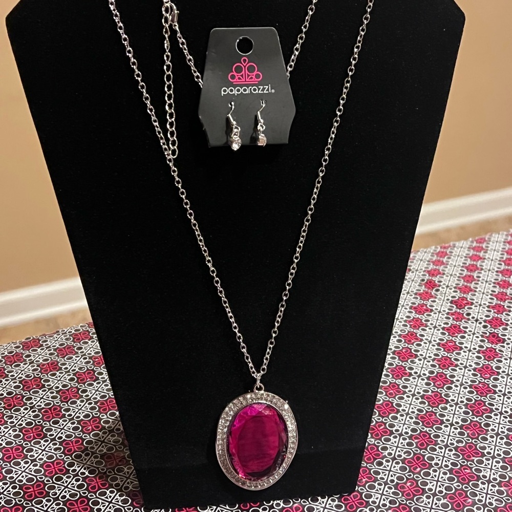 Necklace & Earring Set - REIGN Them In